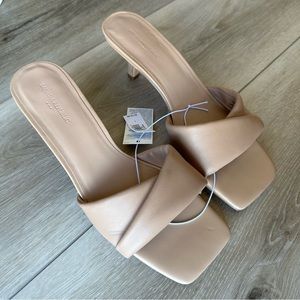 Banana Republic Kitten Heel Sandal - Natural